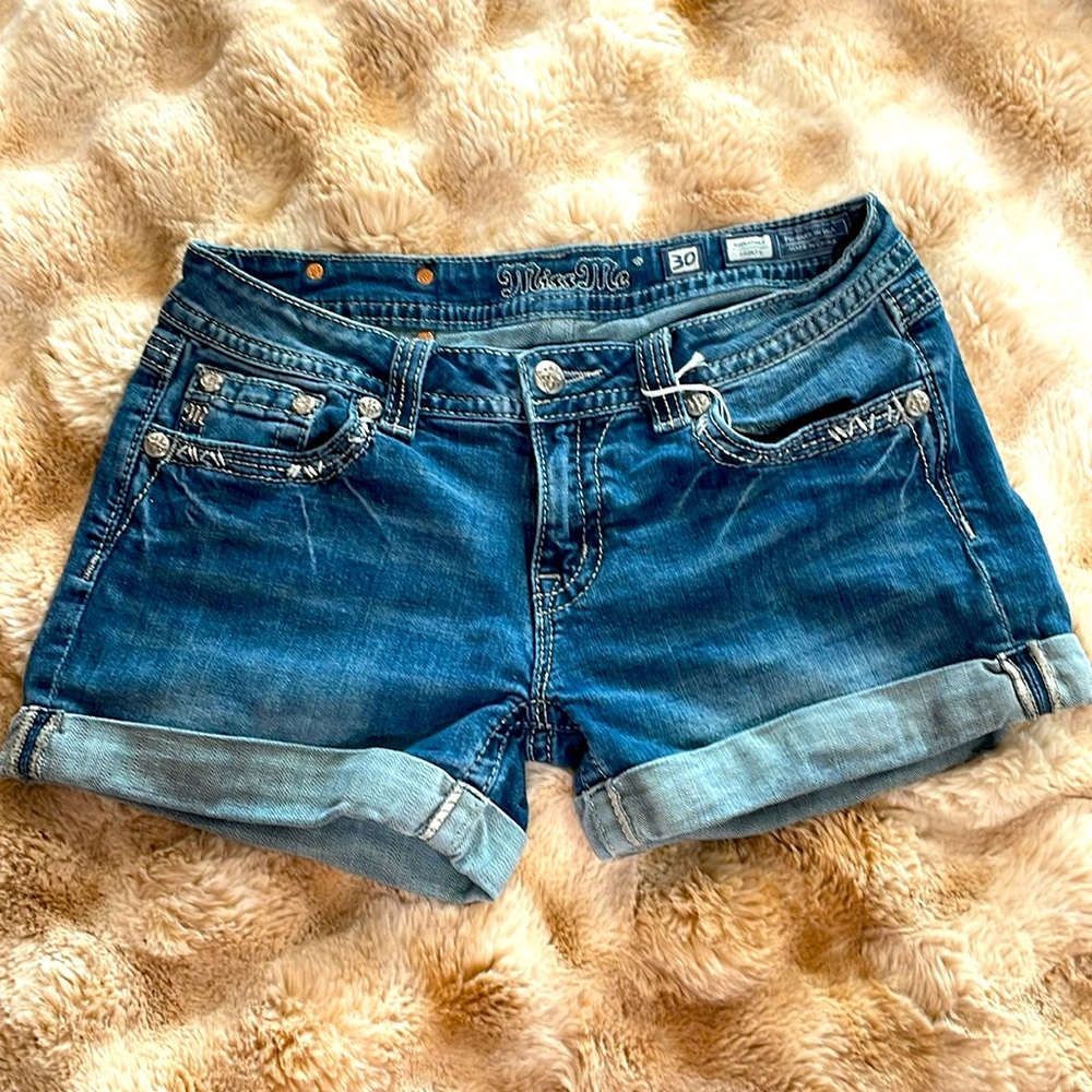 Miss Me Rhinestone Stud Bling fluer de lis Cuffed Denim blue jean shorts